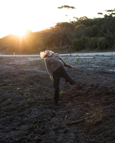Rosalind Crisp, Dirt, Photo Lisa Roberts (1) (2)